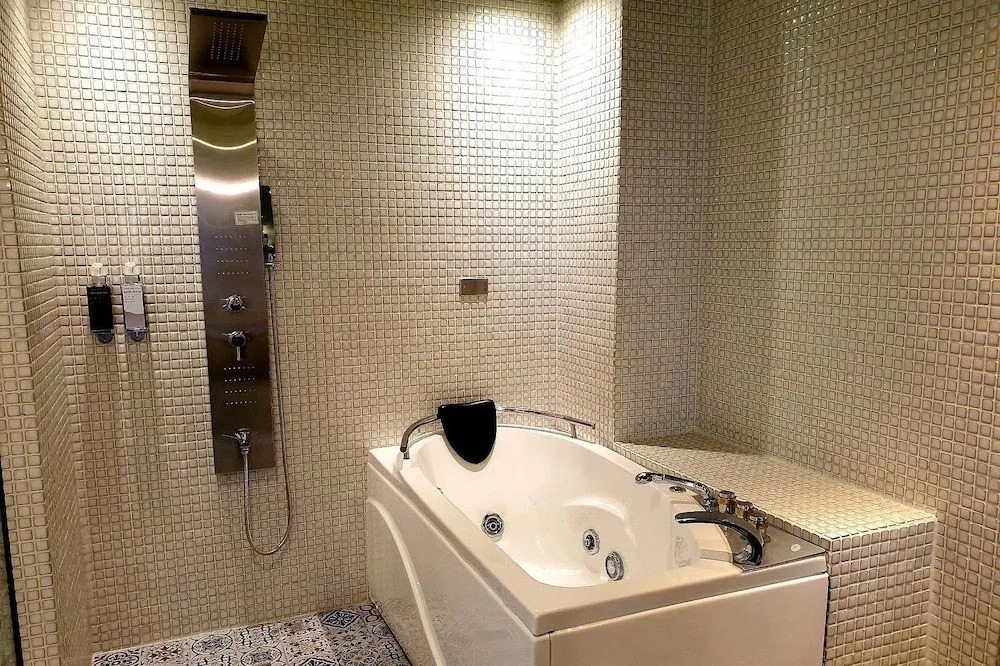 Thinker Hotel