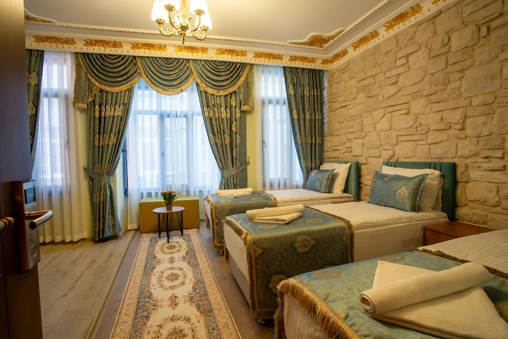 Sayina Hotel
