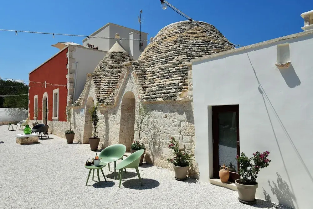 Lamarossa Trulli & Suites