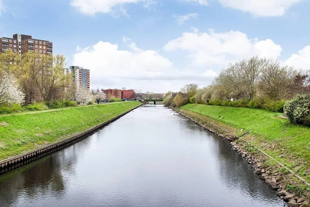 Stunning 2BR Manchester Apartment