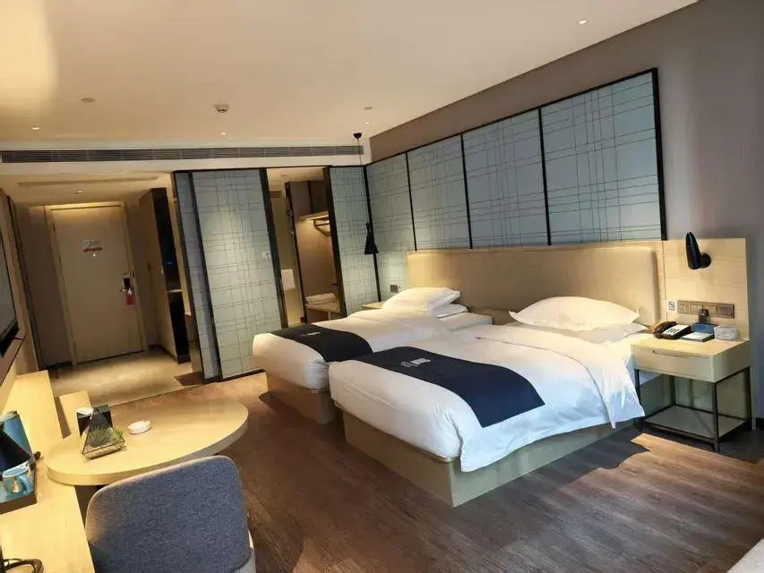 Echarm Hotel (Jinzhai Wuxing Street Guihua Park Store)