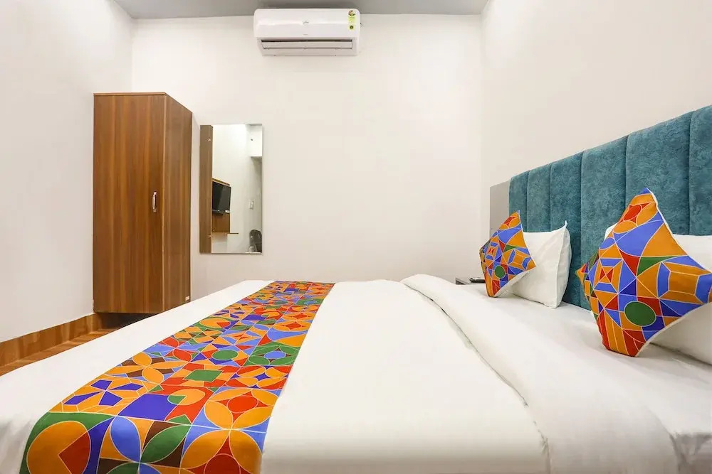 Fabhotel Villa The Suites