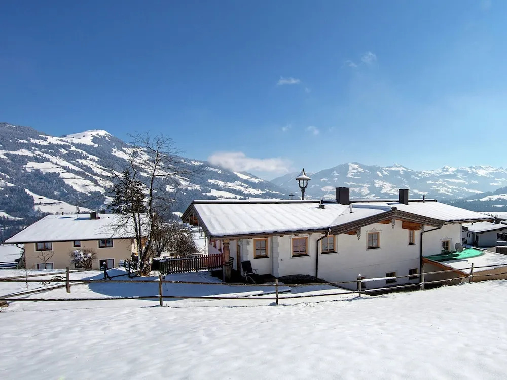 Modern Apartment With Balcony, Ski Storage, Garden Furniture