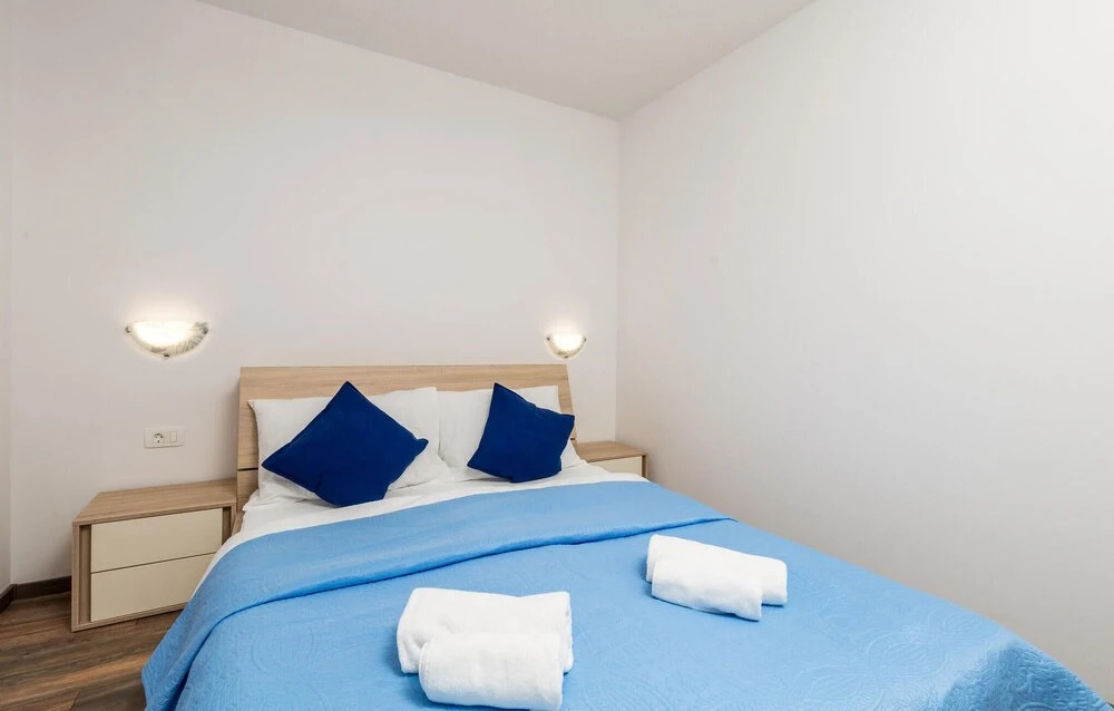 Stunning Apartment in Banjol With 1 Bedrooms, Wifi and Outdoor Swimming Pool