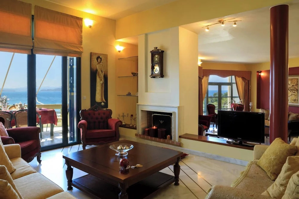 Koralia - Chanias Card Postal Villa Majestic View