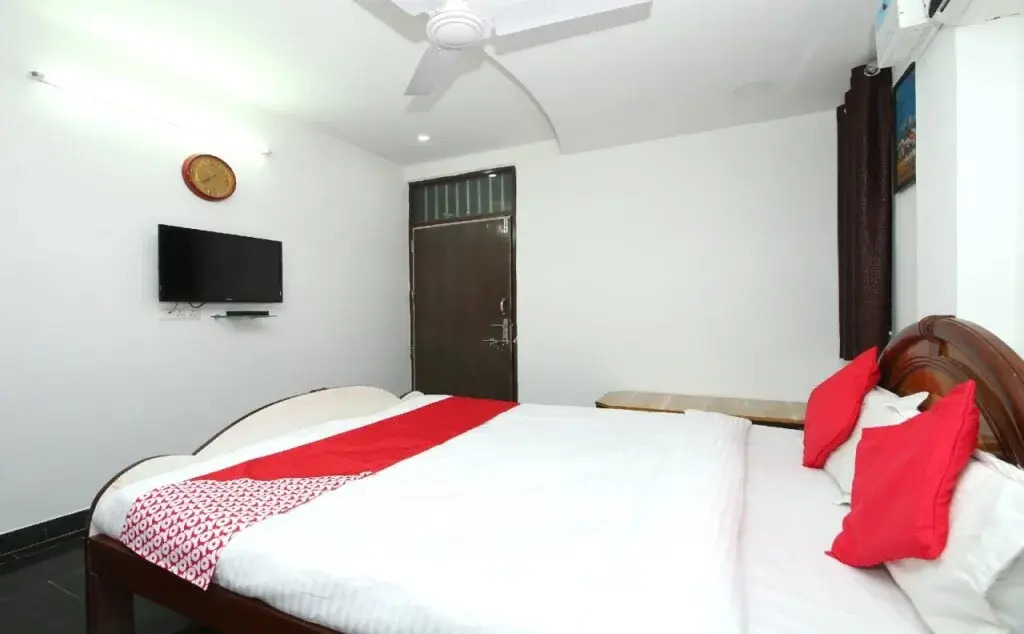 Hotel O Sea Rock