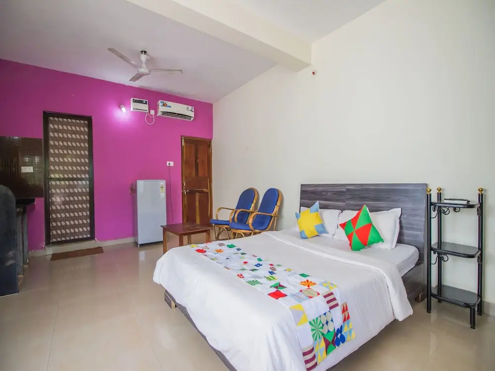 OYO 13211 Home Spacious Studio Morjim Beach