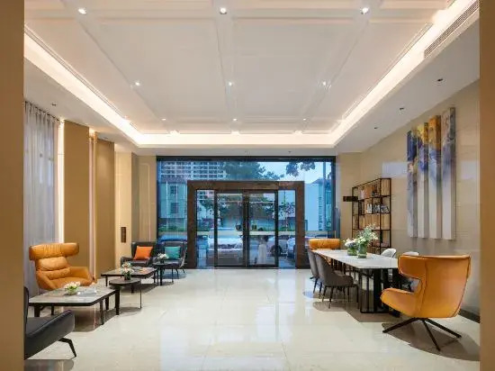 Xiyatu Huayuan Hotel (Zhongshan Ancient Town Lihe Light Rail Station Store)
