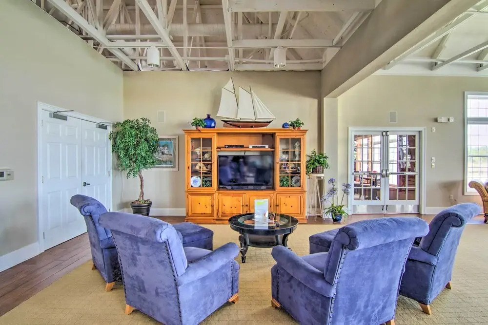 Pet-friendly Ocean View Condo w/ Community Perks!
