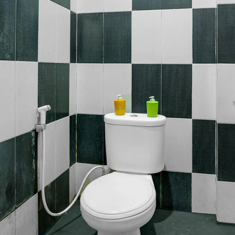 Hotel O near Palembang Square Mall formerly Wisma Faeyza Syakira Syariah