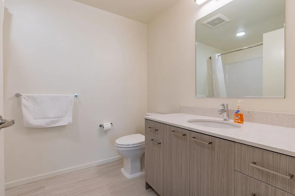 Sophari Isle: Mercer Island Apartments