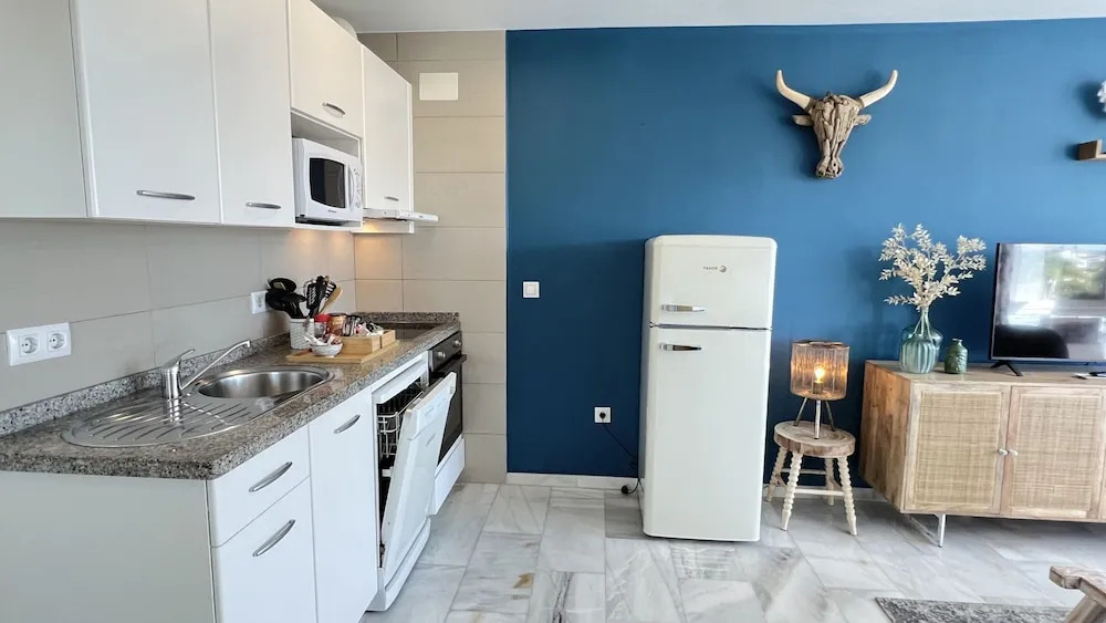Apart 1 Bed CostaOro-CO1BA DELUXE Seafront ó Loft-Studio CostaOro-CO1BB STANDARD