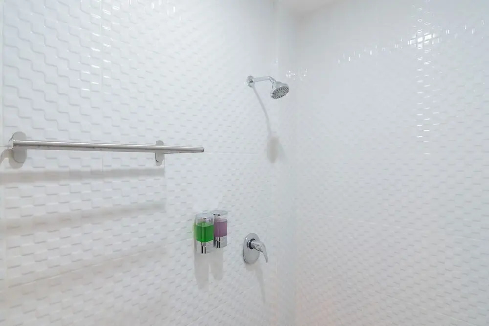 RedDoorz Plus near Siloam Hospital Balikpapan