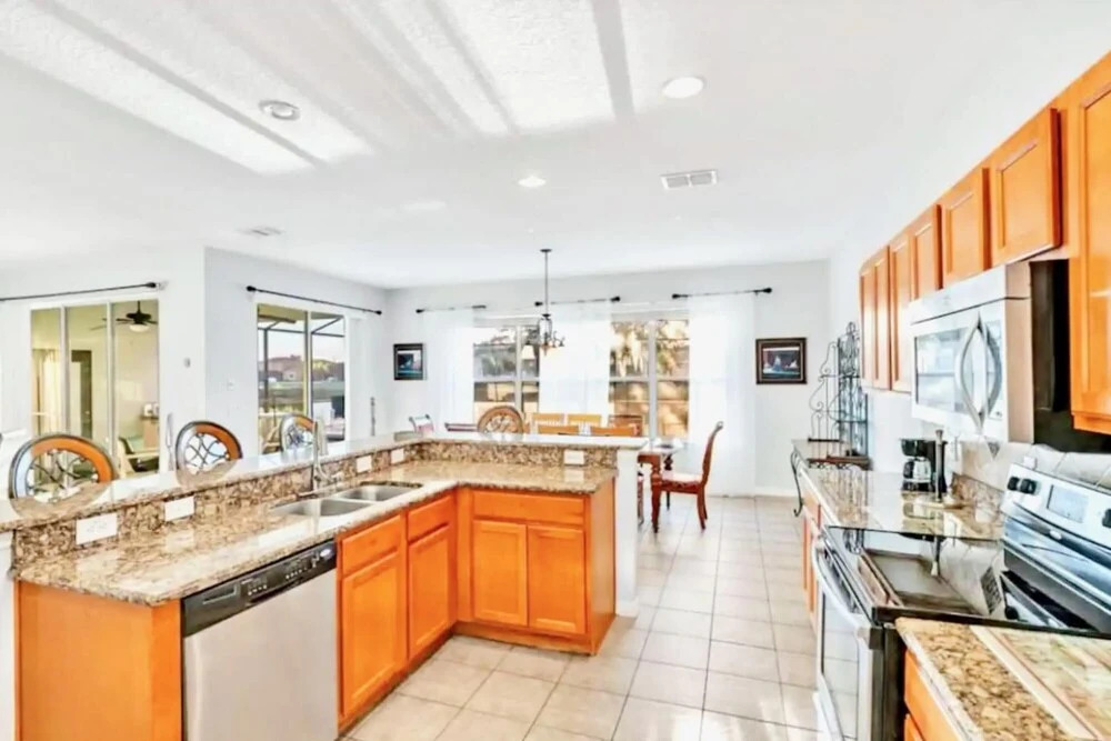 7BR Family Home - w Pool Hot tub - Near Disney
