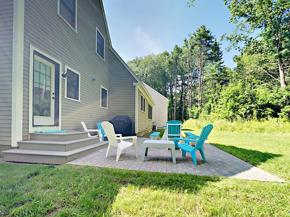 2 Woodlawn Ave House 3 Bedrooms 2 Bathrooms Home