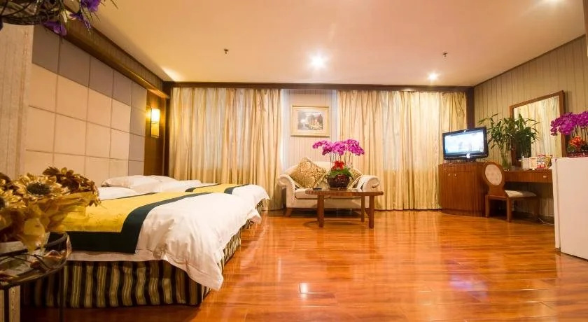 Yicheng Business Hotel
