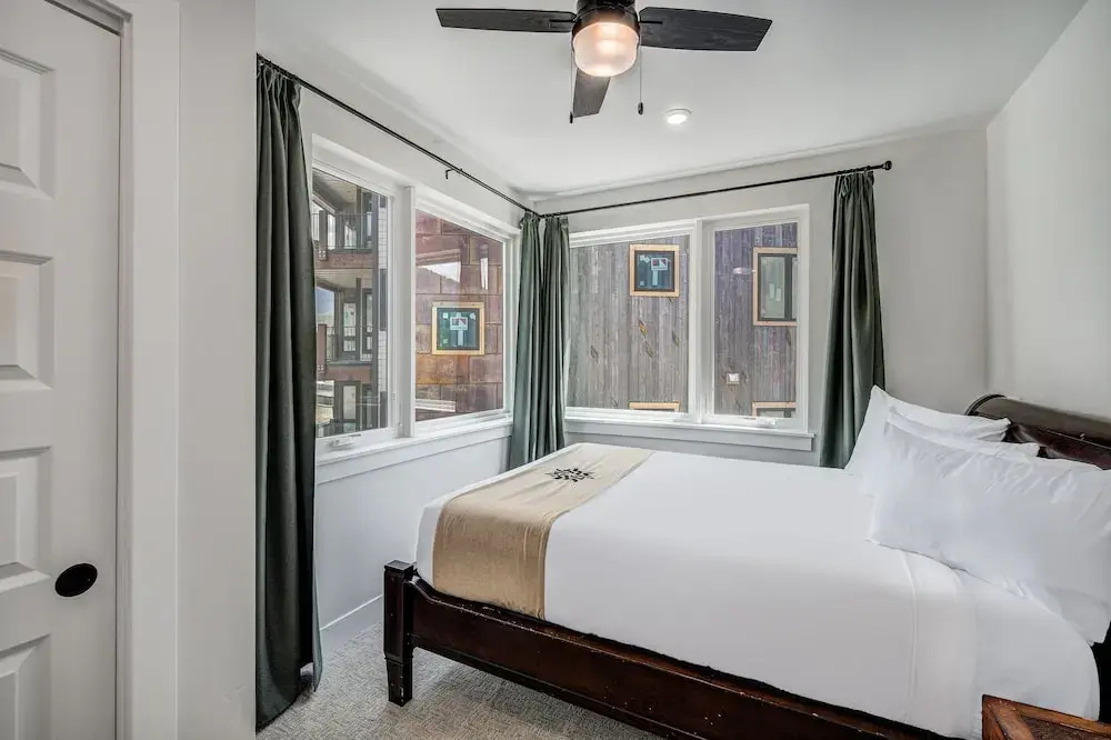 Spacious And Luxurious 2br Condo