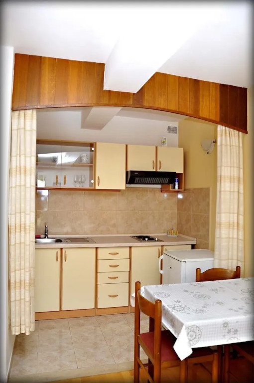 Immaculate 4-bed House in Lumbarda