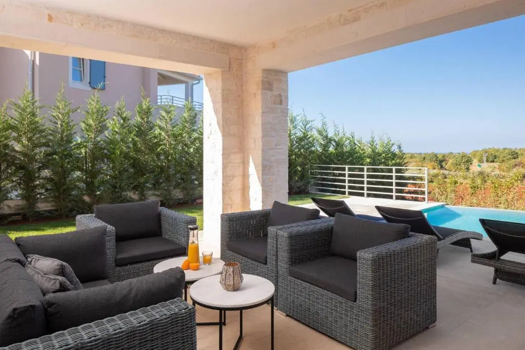 Villa Alicia by ILC