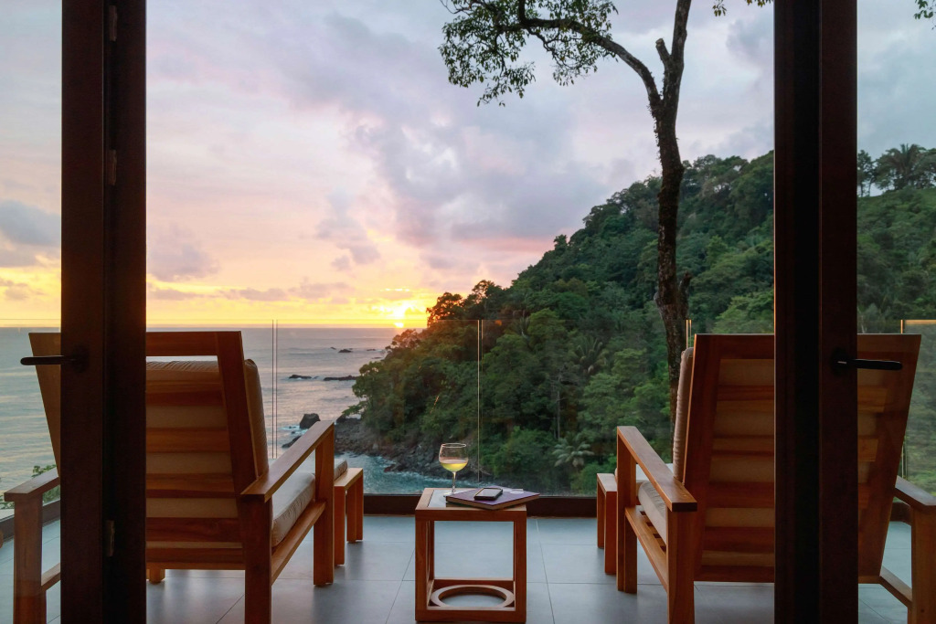 Arenas Del Mar Beachfront & Rainforest Resort Member of the Cayuga Collection
