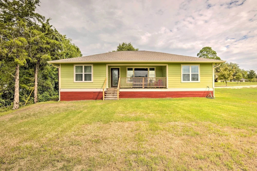 'the Gathering Place' Brenham Home on 6 Acres