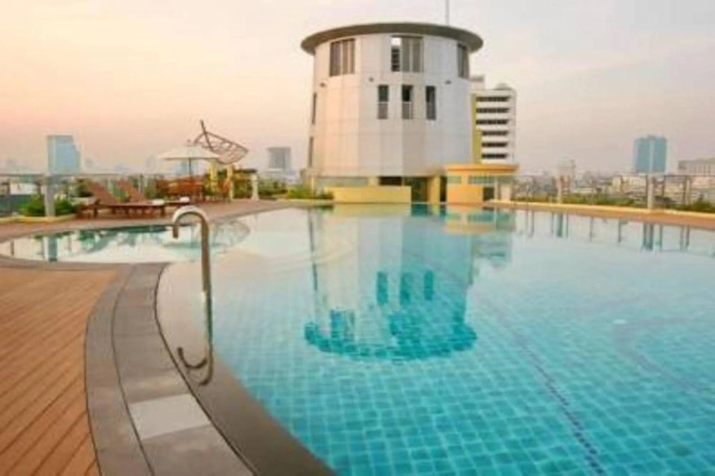Seven Place Executive Residence