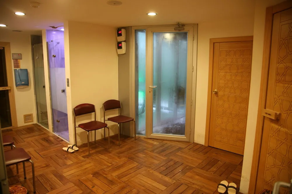 Cetin Hotel