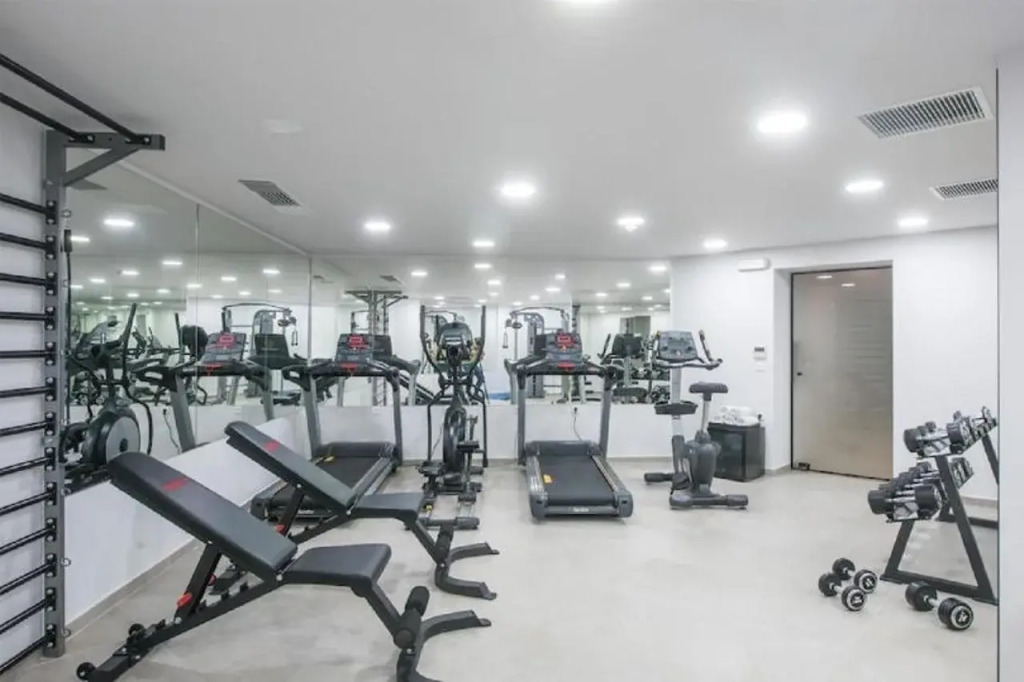 Noble Hotel & Suites