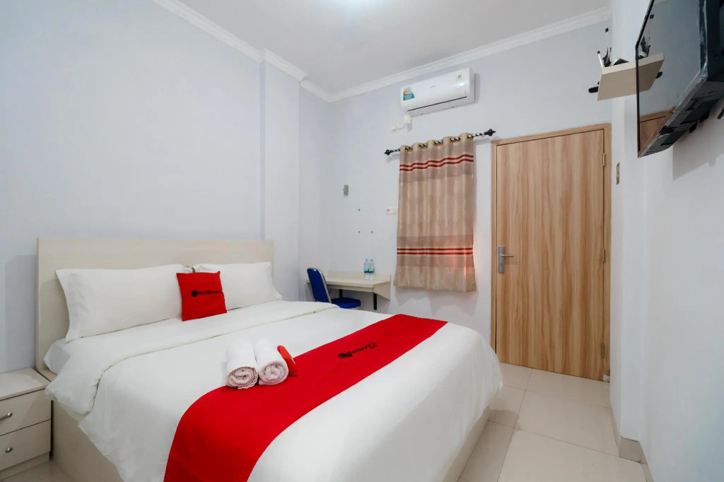 RedDoorz Syariah near Stasiun LRT Bumi Sriwijaya
