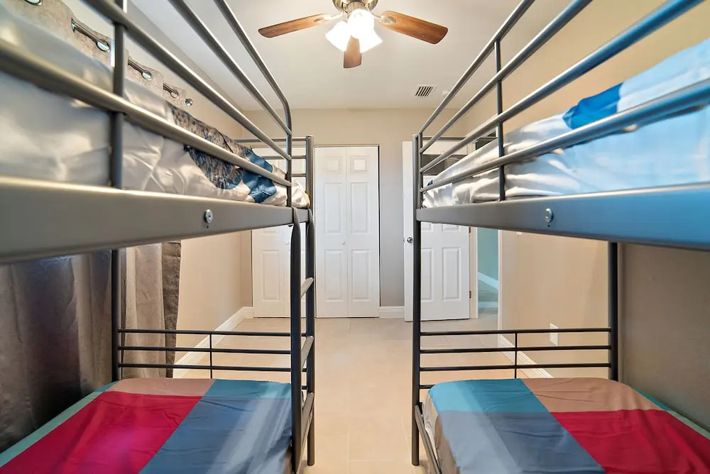 3BR House in Tampa by Tom Well IG - 3220