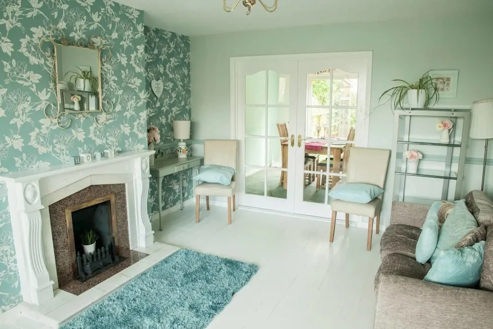 Elegant 3-Bed House w/ Garden