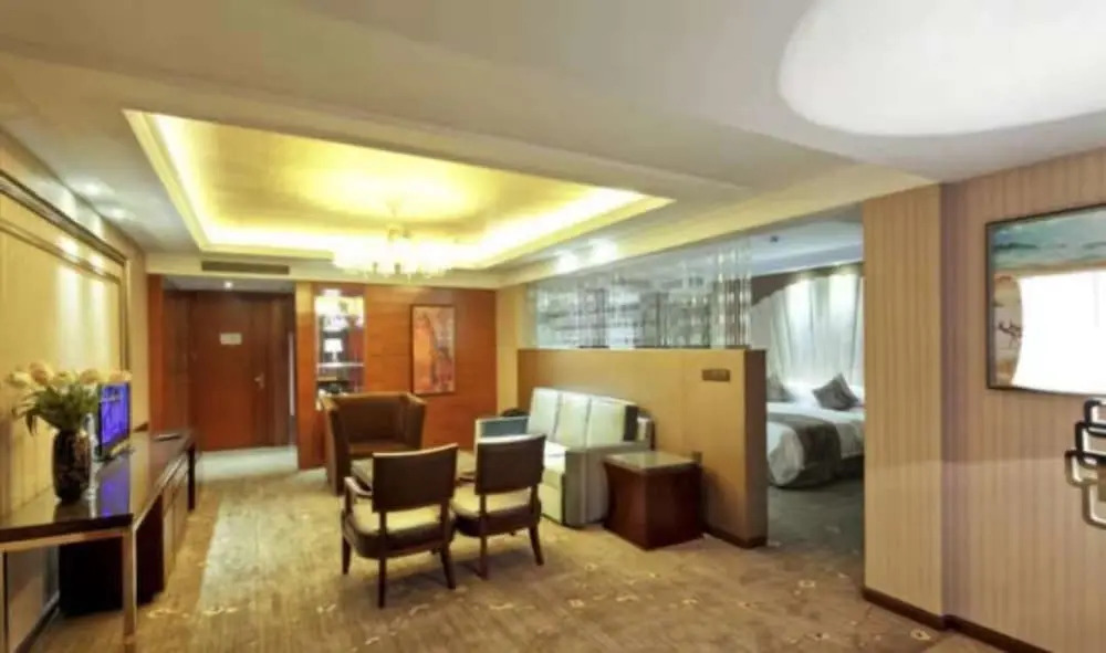 Serengeti Hotel