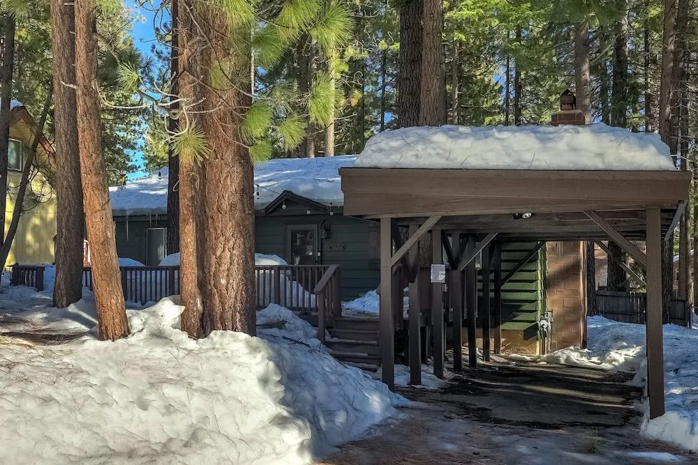 Come Snuggle Up at Cozy Bear Cabin!