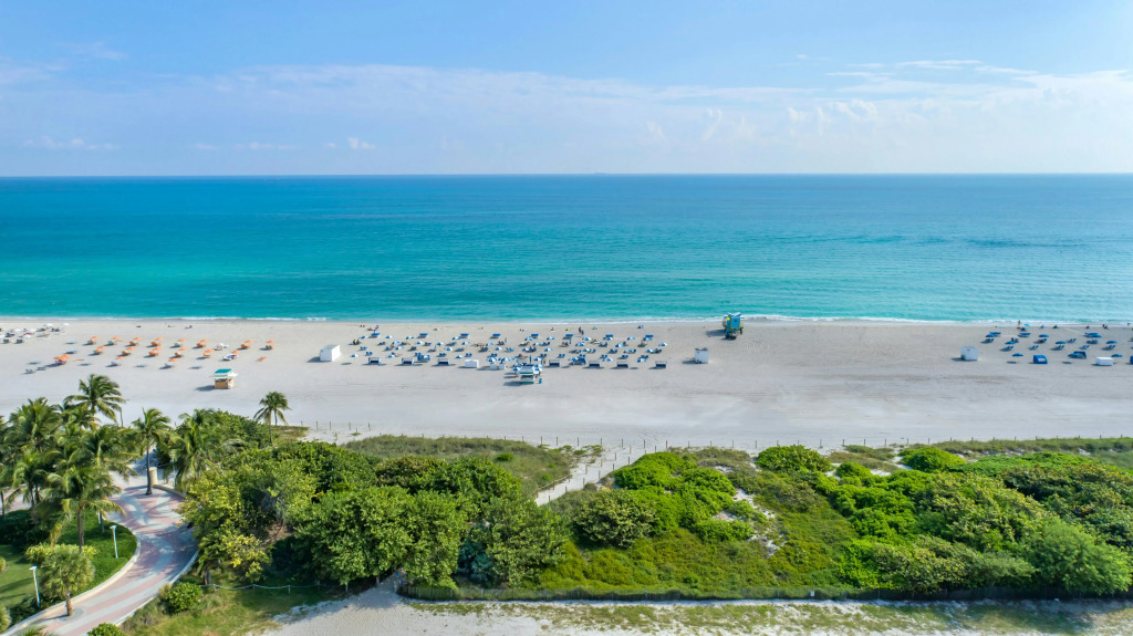 Hilton Vacation Club Crescent on South Beach Miami