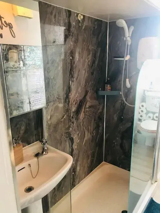 Cosy 2 Bedroom Flat in Edinburgh