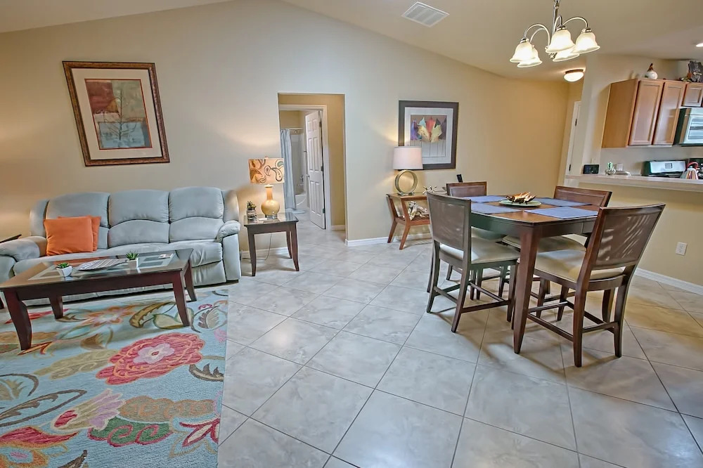 Corbett Drive Home 3 Bedroom by The VIR Group