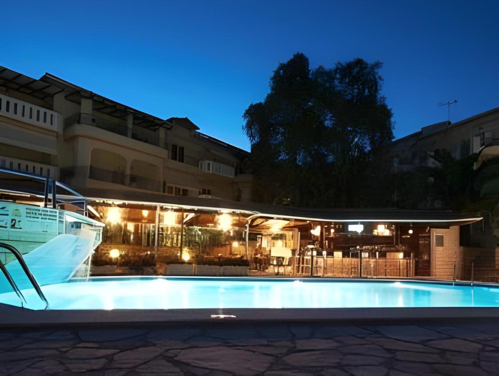 Adams Hotel