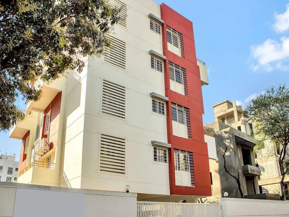 OYO 12042 Green Olives Apartments