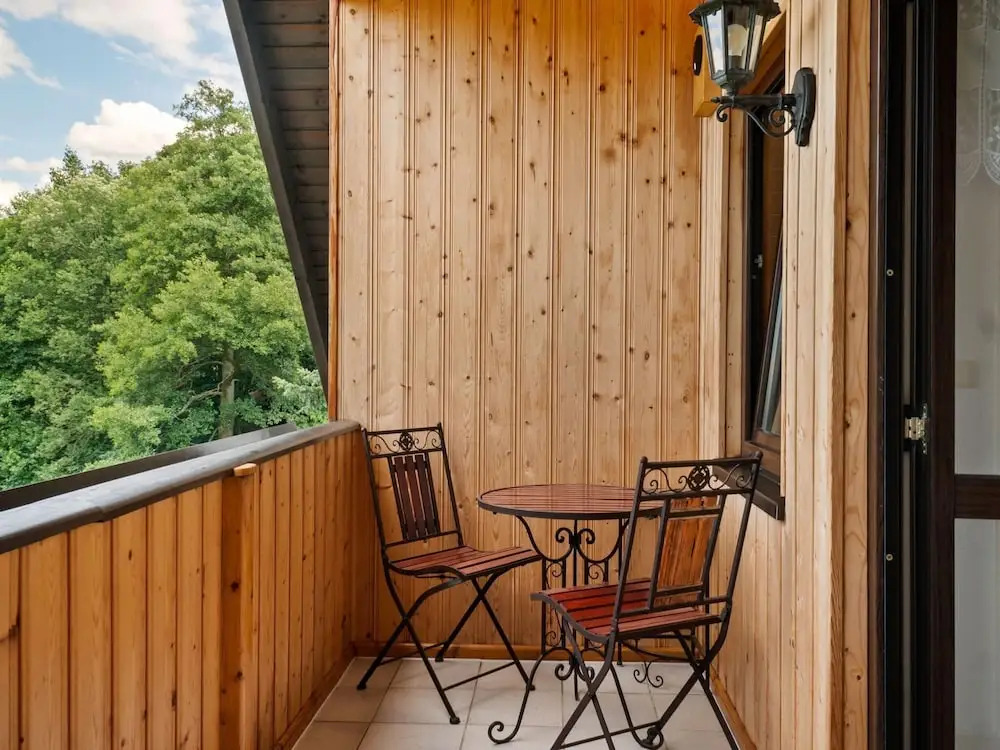 Garden View Apartment in Erzgebirge near Forest