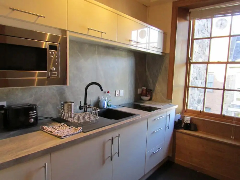 Central Edinburgh Studio Flat