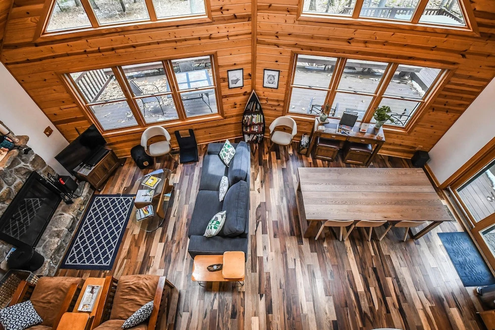 Swimming Bear Lodge 4 Bedroom House