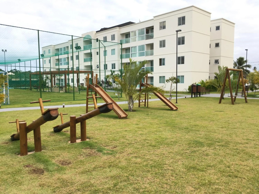 Muro Alto Condomínio Clube - Flats completos para a família por Yolo