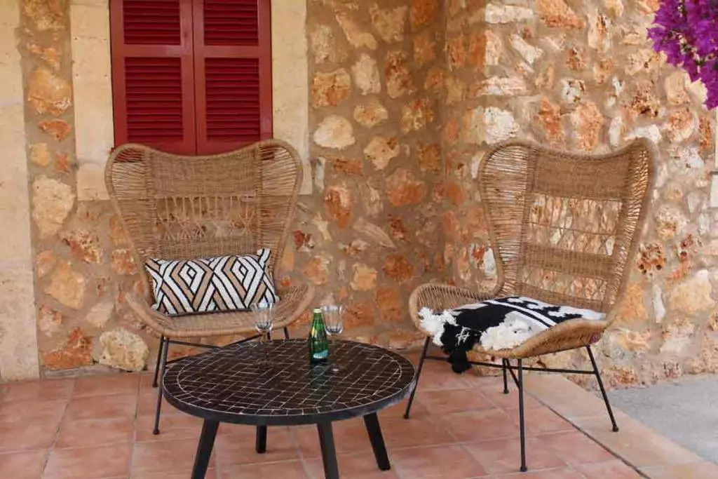 Lovely 4-Bed House close to Campos and beaches