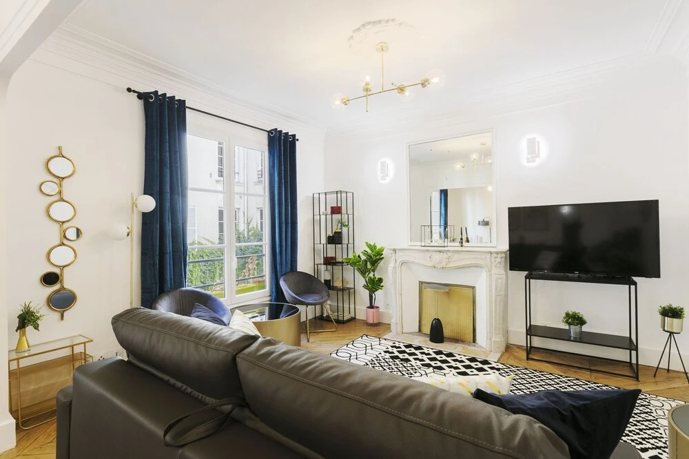 Louvre - Tuileries Gardens Apartment