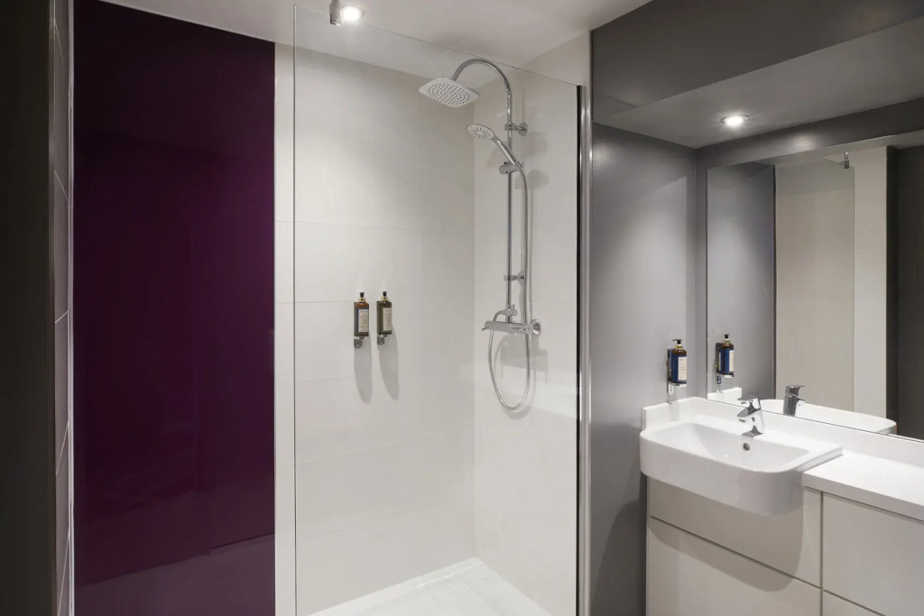 Premier Inn Edinburgh City Centre(York Place)