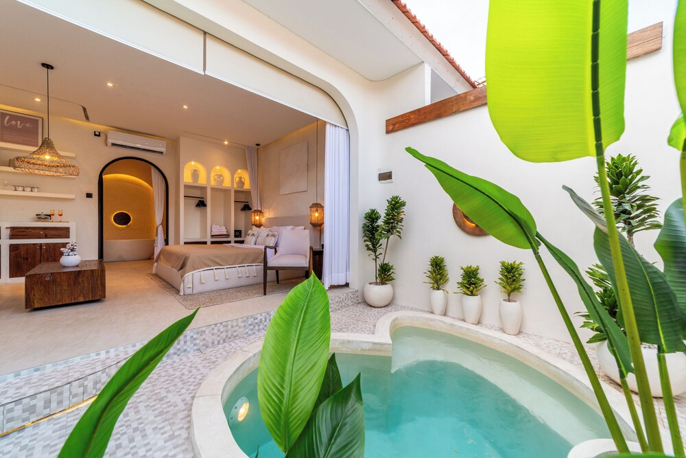 Romantic 2 Private Suites Villa Canggu