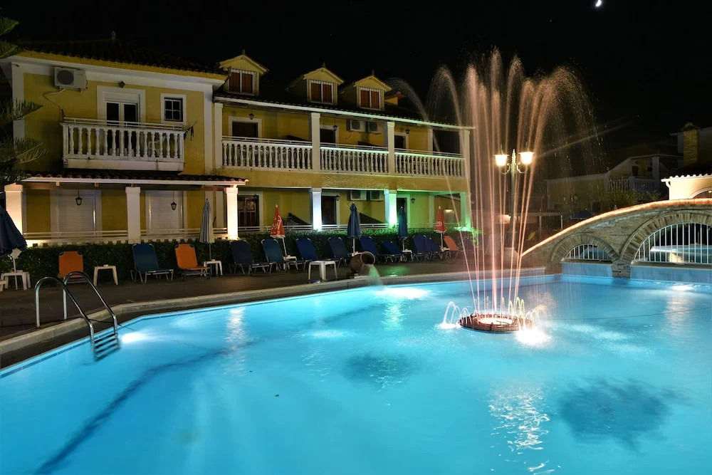Elpida Hotel