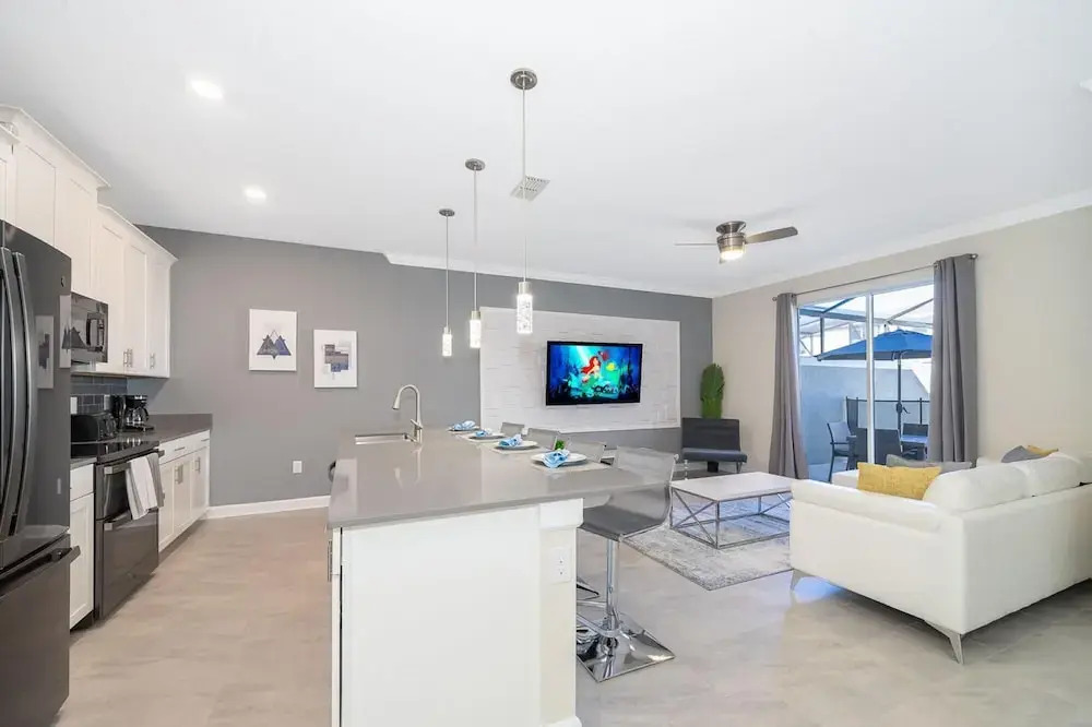 Gorgeous New Home With Private Pool Within Minutes to Disney and Most Attractions