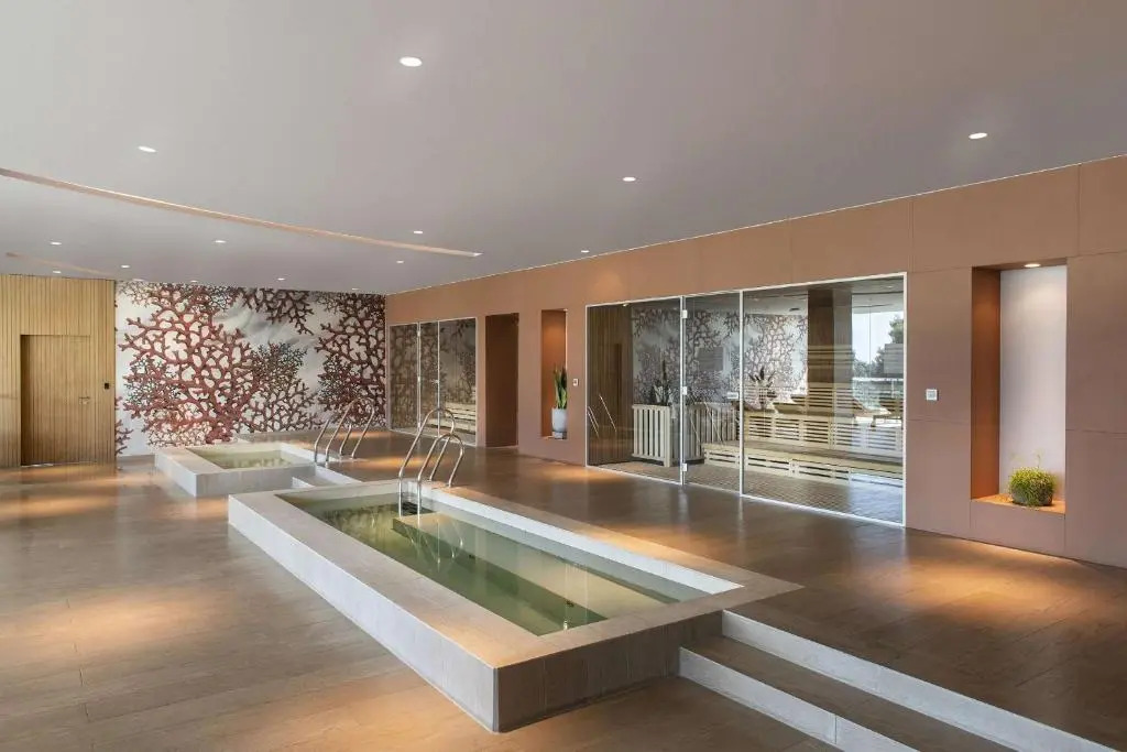Luxury Seaside Apartment