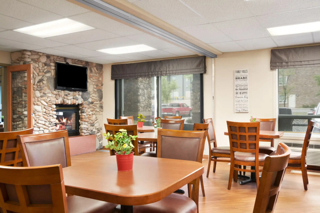 Prairie Crest Calgary Airport by IHG
